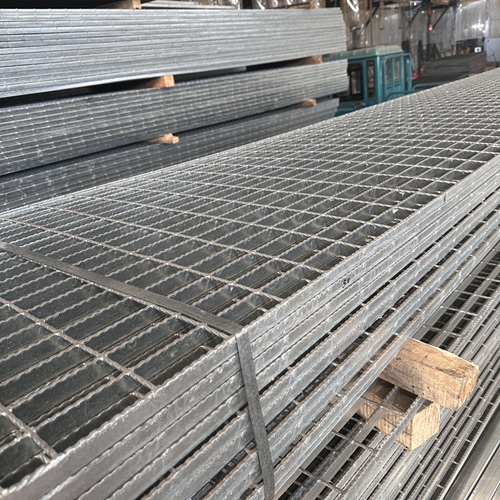 車間操作平臺鋼格板用途與鋪設方案