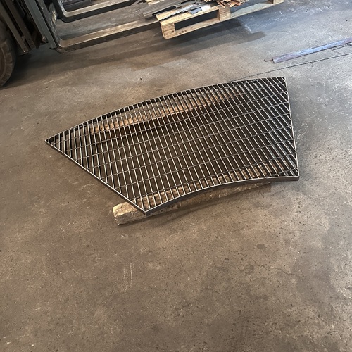 鋼格板驗(yàn)收三大步驟尺寸鋅層焊點(diǎn)