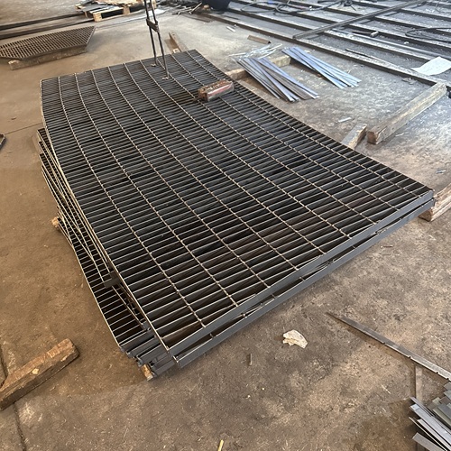 鋼格板驗(yàn)收三大步驟尺寸鋅層焊點(diǎn)