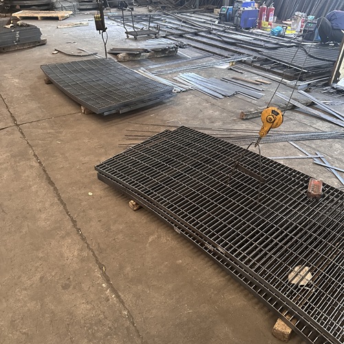 化工廠鋼格板用途及耐腐蝕性能分析