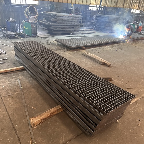 化工廠鋼格板用途及耐腐蝕性能分析